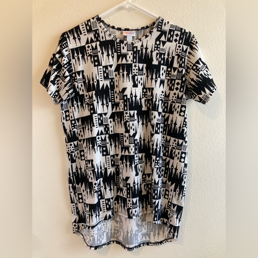 LuLaRoe Disney Gracie Top Size 14 Black White Castle Print Kids